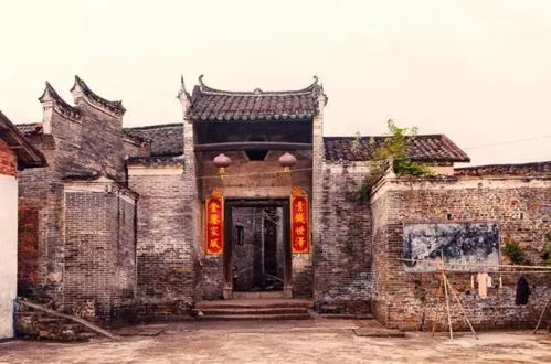 古宅里的灰尘味儿