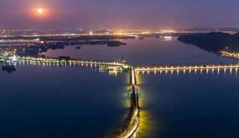 东湖绿道：夜骑爱好者的天堂