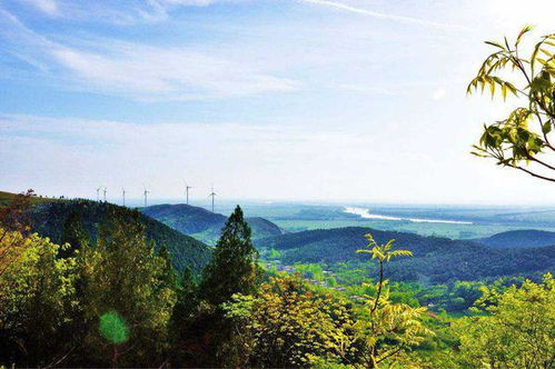 一、山水交错的田园诗篇