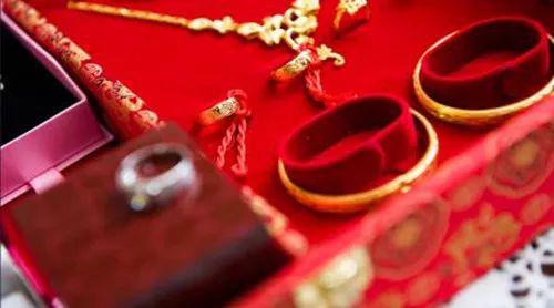 9月份订婚，男方家里必买哪些订婚用品？