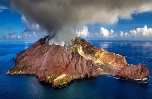 皮钦查火山：云端之舞