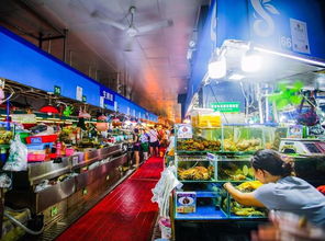三、 餐厅之外：风景与情绪交错的无声对话