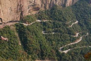 绝壁长廊？绝命长廊还差不多！