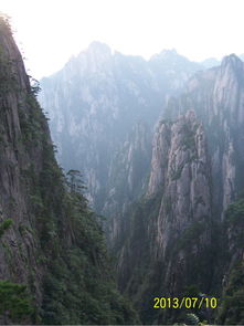 2. 西海较大峡谷：奇松怪石的聚集地