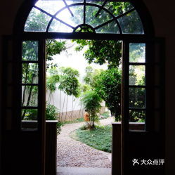B-02 窗外景色闪烁如星河般模糊