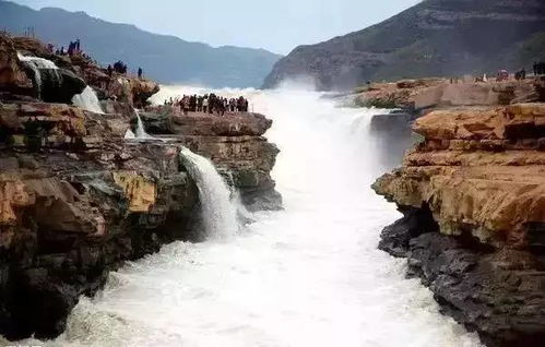 当“壮丽”变成选择题：壶口瀑布与虎跳峡，我们到底在比啥这个？