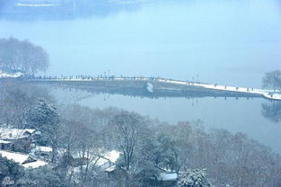 6. 西湖：断桥残雪的美丽传说 (前提是下雪...)