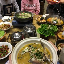 美食诱惑与肠胃挑战：舌尖上的岳阳