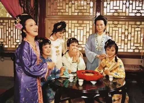 二、事业线升腾：从怡红院到凤姐帐下的跨越式持续发展