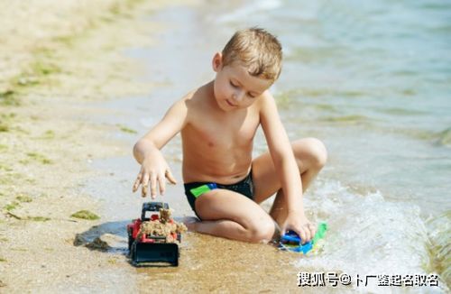 沛姓男宝宝取名：浩然正气，名字里藏着什么？（反正别想太清楚！）