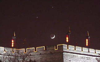 宇宙大马戏：月亮带着俩小弟出来遛弯