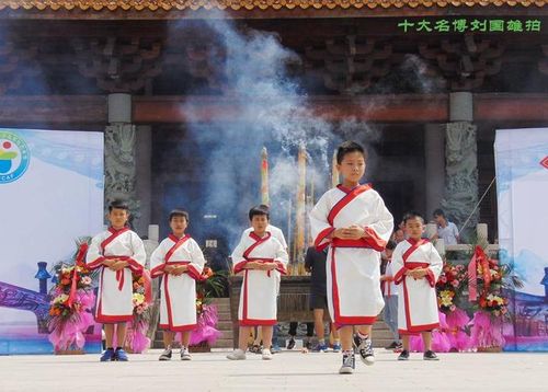 一、出发前的纠结：到底要不要带那件绿色的格子衫？