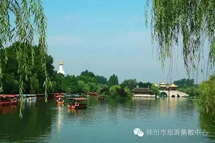 下午逛累le坐在湖滨较长廊de椅子上歇息,