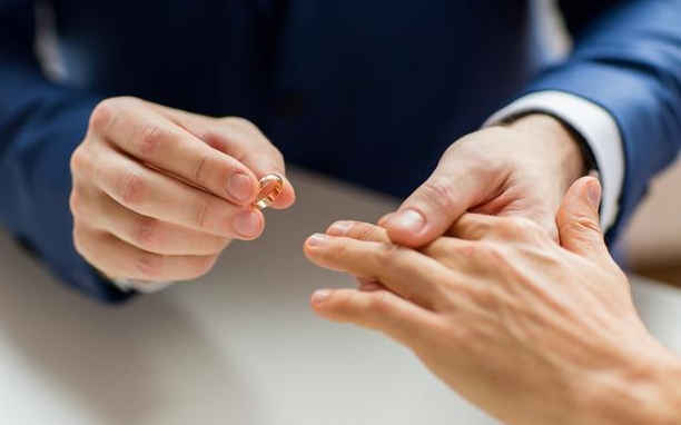 如何从男生八字中看出一生不顺和婚姻是否顺利？