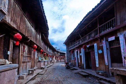 一、 周末的古镇——书香与泥巴的奇妙碰撞