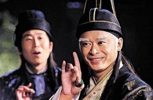 历史持续发展的烟云：谁先出现？