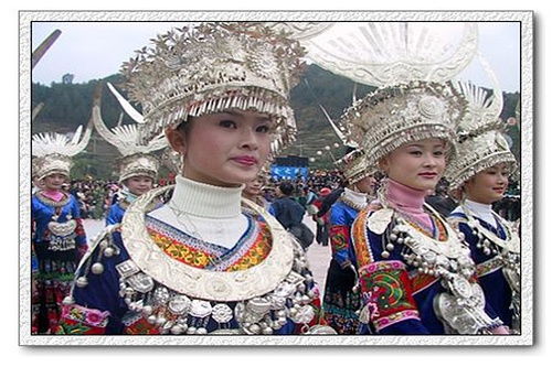 彝族风情：千年传承，多彩民俗，民族瑰宝！