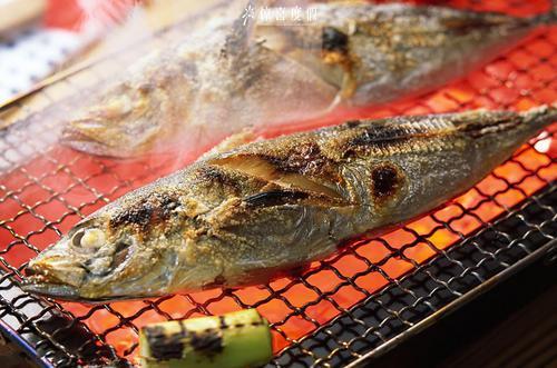 2. 随州烤鱼：鱼香四溢的美食体验（烤鱼控在哪里？）