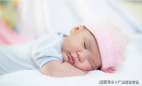 如何为2026年出生的鼠宝宝男孩取一个既传统又新颖的名字？