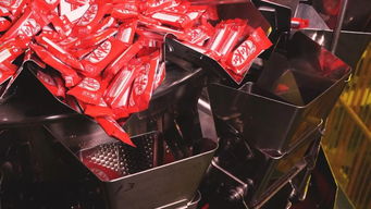 KitKat 威化夹心饼 (抹茶口味尤其火爆)：甜蜜炸弹