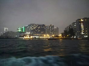 晚上：渔村的宁静与再说说的晚餐