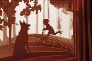 夜深厚人静，童话书里跳出来吓人。