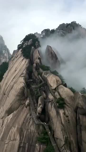 奇峰怪石，美不胜收