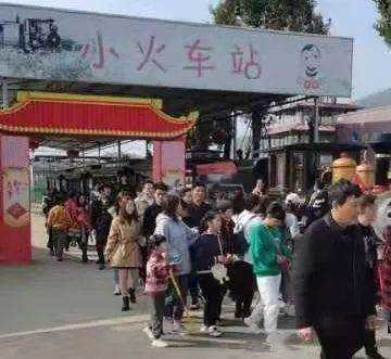 成都三国邮局开业，热门打卡点引爆旅游热潮