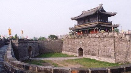1. 荆州古城墙