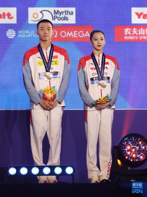 一、 兄弟相逢如星座相冲：双子座与狮子座的暗流
