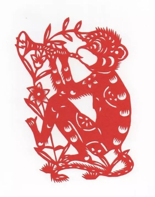 剪纸：红纸片片飞，剪到手抽筋