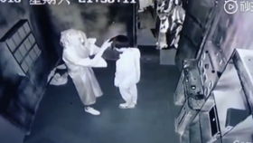 四、实用攻略与温馨提醒（或许能帮你活着离开）