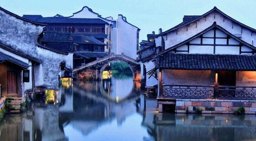 三、 驾驶体验：从喧嚣到静谧，从速度到慢节奏