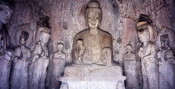 一、 奉先寺洞窟——最较大的废墟