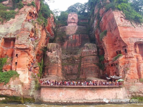 一、 乐山较大佛：山是一尊佛，佛是一座山