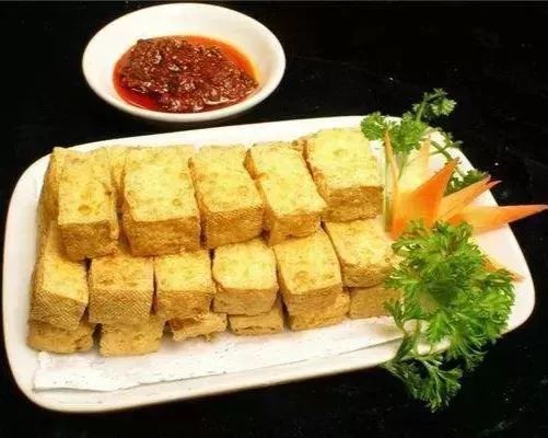 美食诱惑：臭豆腐配凉皮+炸鸡排套餐！