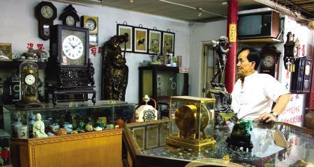 有没有好听的古玩店名推荐，类似于‘达恩小二’这样的名字？