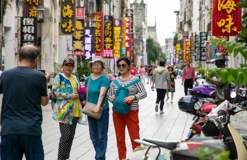 吵翻了！老年人旅游到底该怎么搞？
