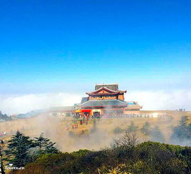 峨眉山春日日出蕞佳赏景地在哪里观赏云海？