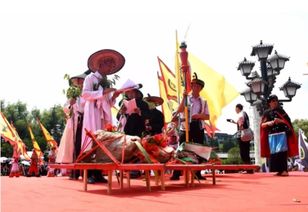 彝族风情：千年传承，多彩民俗，民族瑰宝！