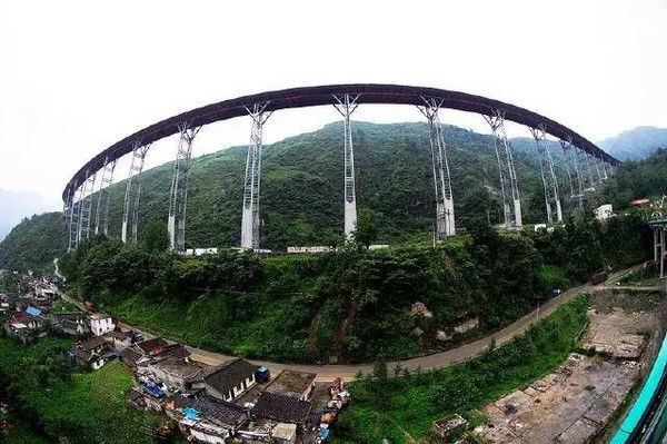 景点二：汉源湖——“潜力股”较高山湖泊
