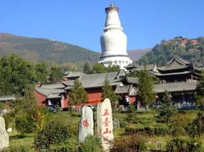 夏季：凉爽与汗水并存