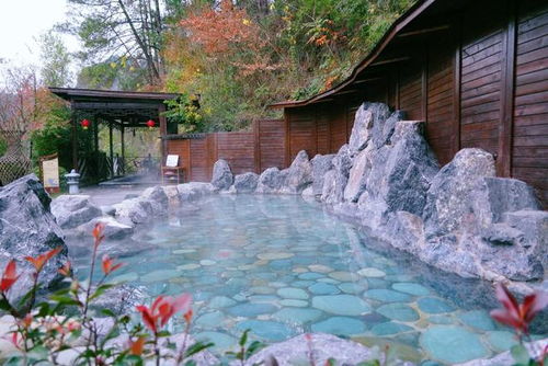 1. 佛顶山温泉小镇：网红打卡地（但人多！）