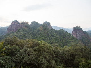 村里的八卦：七嘴八舌的神话传说