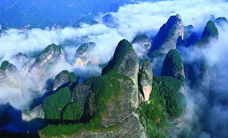 崀山：红彤彤的石头山