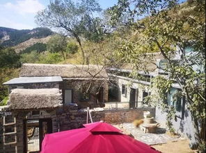 住宿问题：住进了一间破旧的藏式小屋