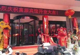 安踏店门口的破烂摊：当义乌小商品攻陷城市灵魂