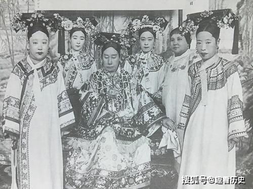 2.2 凤阙：郡王女儿与更多罗格格占据东南角
