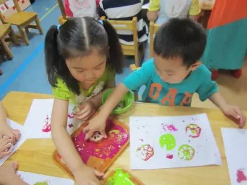 3. 手工制作课——粘土怪兽大赛