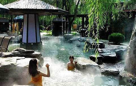 温泉之旅， 趣味盎然——随意拼贴